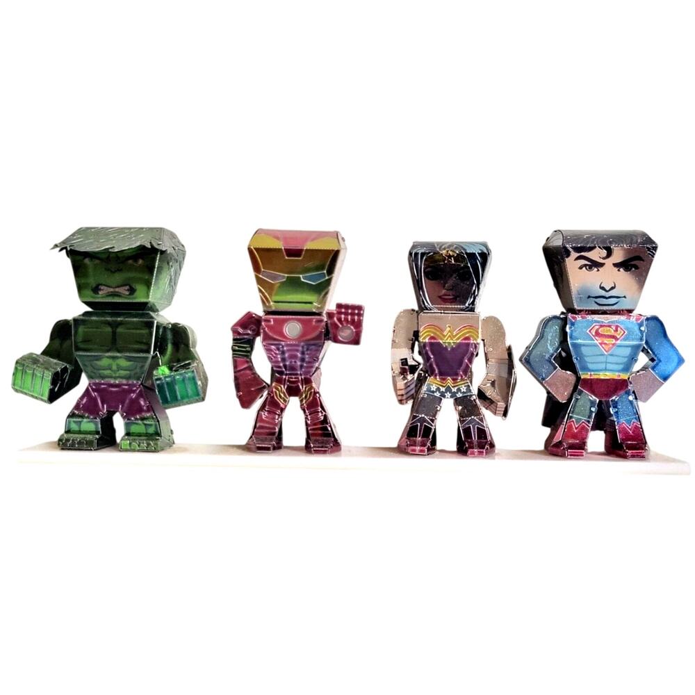 Rare Metal Earth Store Display Superman Wonder Woman Iron Man Hulk 2.5" Minis